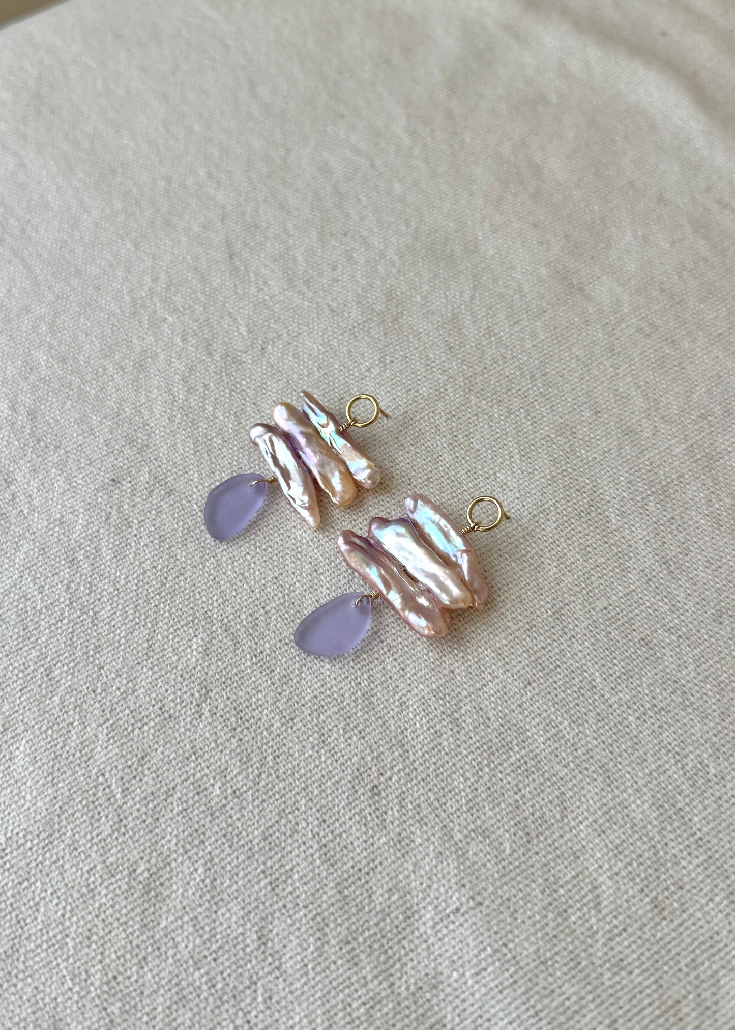 Dusk Light Pearl Earrings