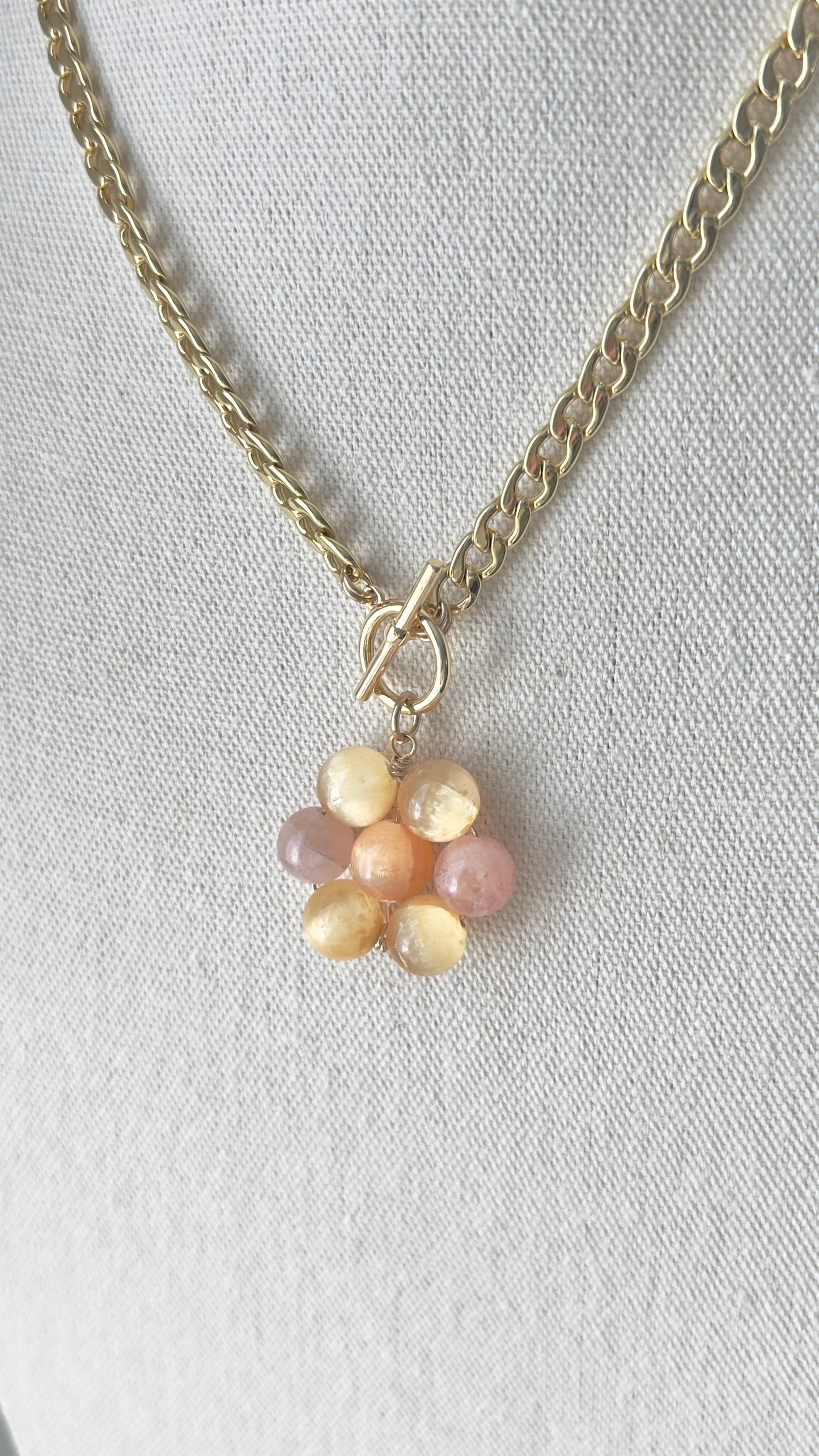 Flora Pendant — Apricot Glow