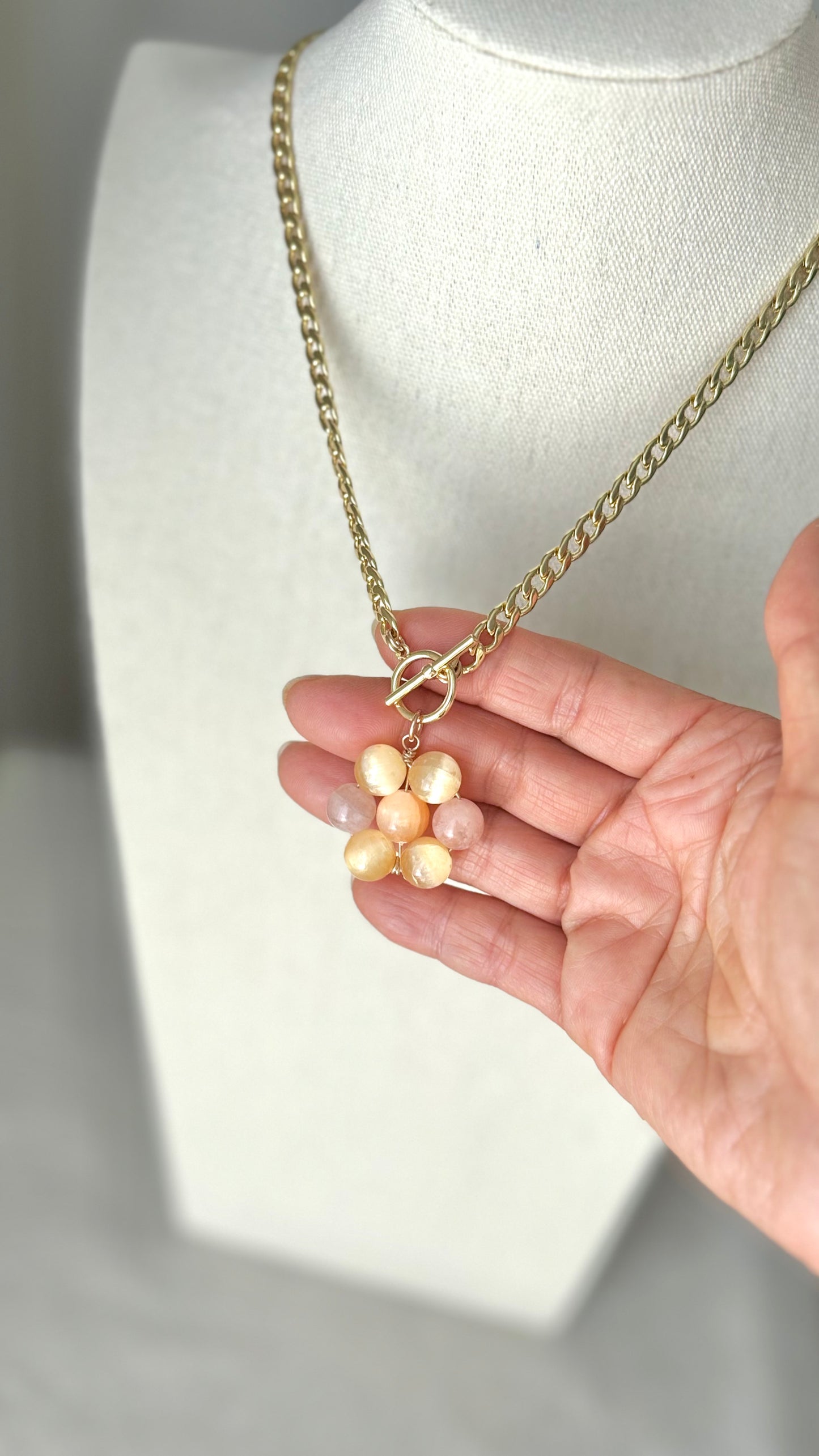 Flora Pendant — Apricot Glow